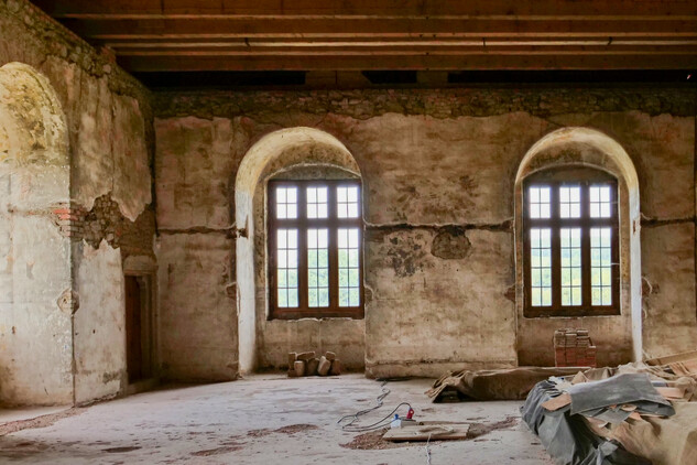 Hrad Švihov, Pohled do sálu ve druhém patře severního paláce, 2023