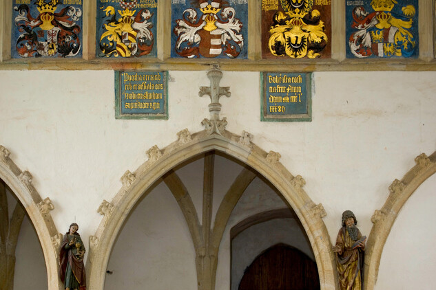Vodní hrad Švihov - Galerie - Kaple (erby)