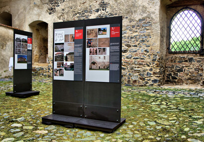 Vodní hrad Švihov - Galerie výstav - (Ne)tušené souvislosti
